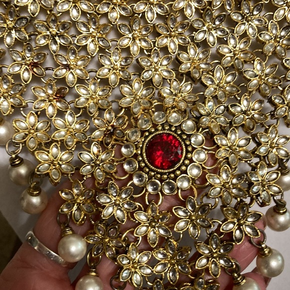 Stunning drop collar design bib necklace - Picture 4 of 12